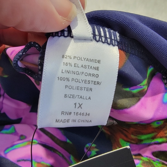 NWT FashionNova Tropical Trip Twist Front Crop Bikini Top Pink Purple Size 1X - Picture 7 of 7